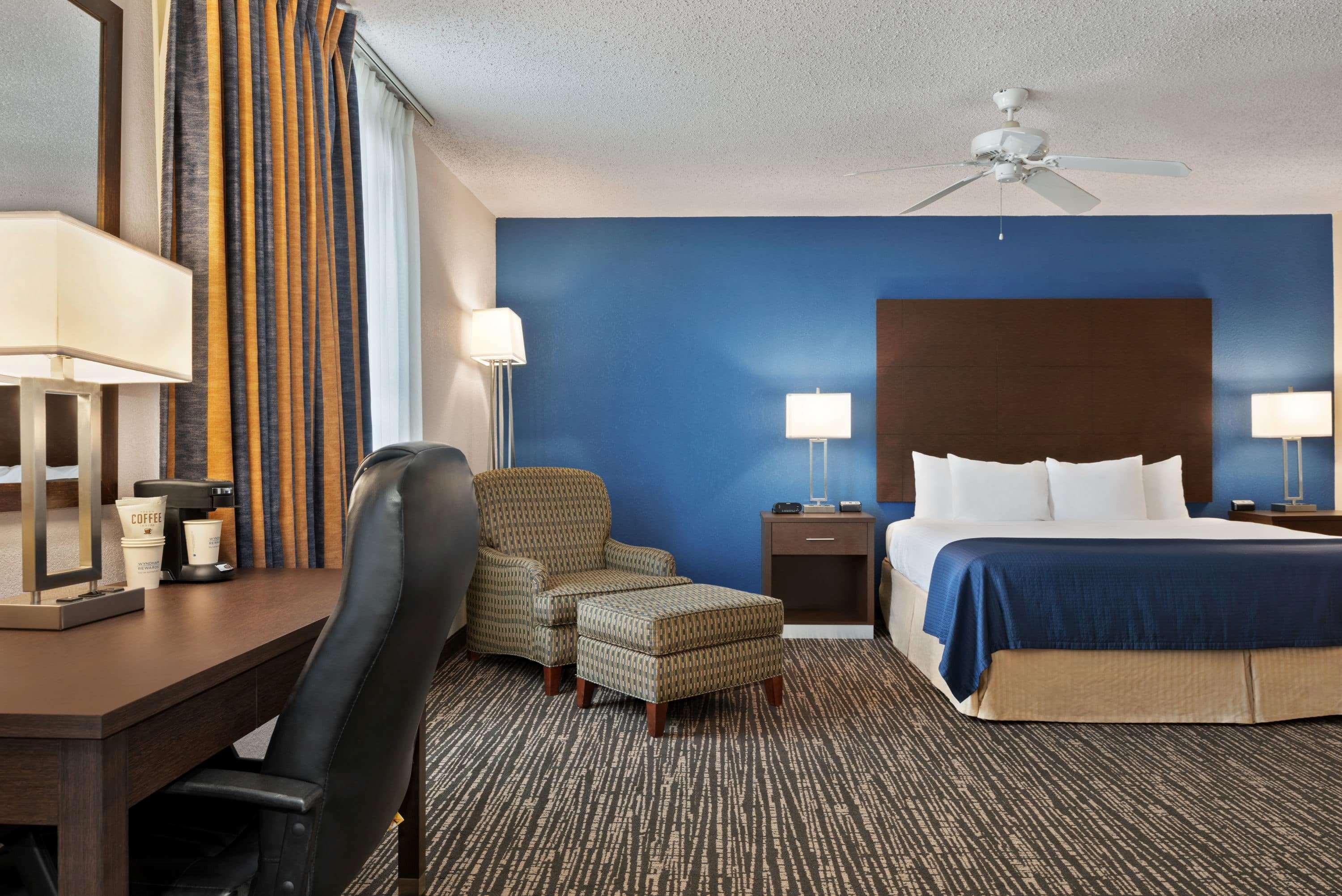 Hotel Baymont By Wyndham Washington Esterno foto