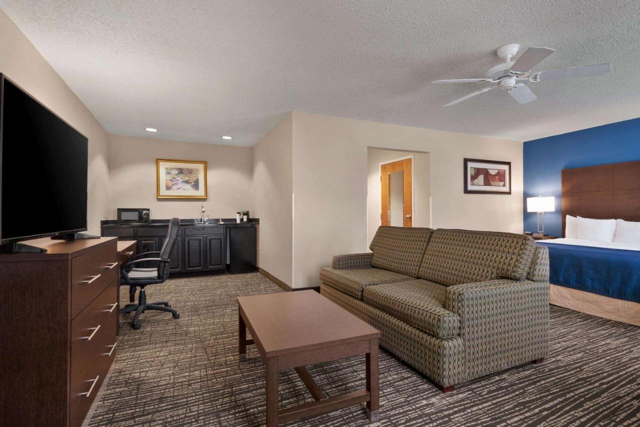 Hotel Baymont By Wyndham Washington Esterno foto